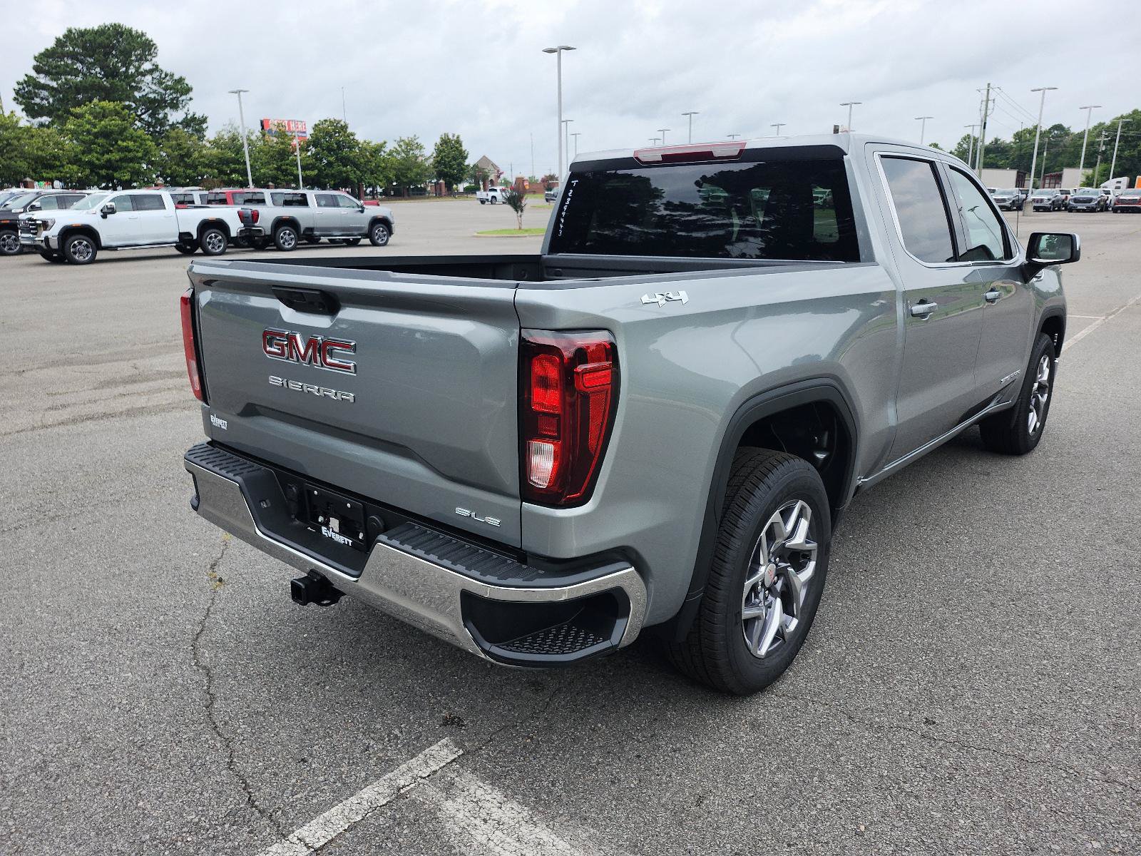 New 2026 GMC Sierra 1500 SLE AWD/4WD image 3