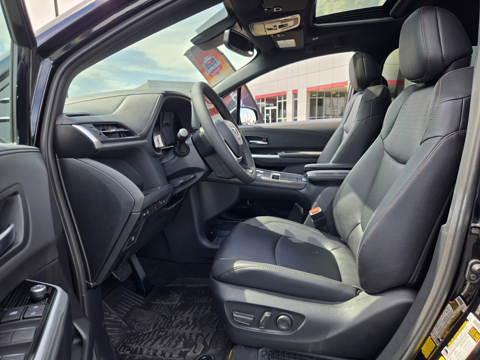 New 2026 Toyota Sienna XLE Woodland Edition AWD/4WD image 9