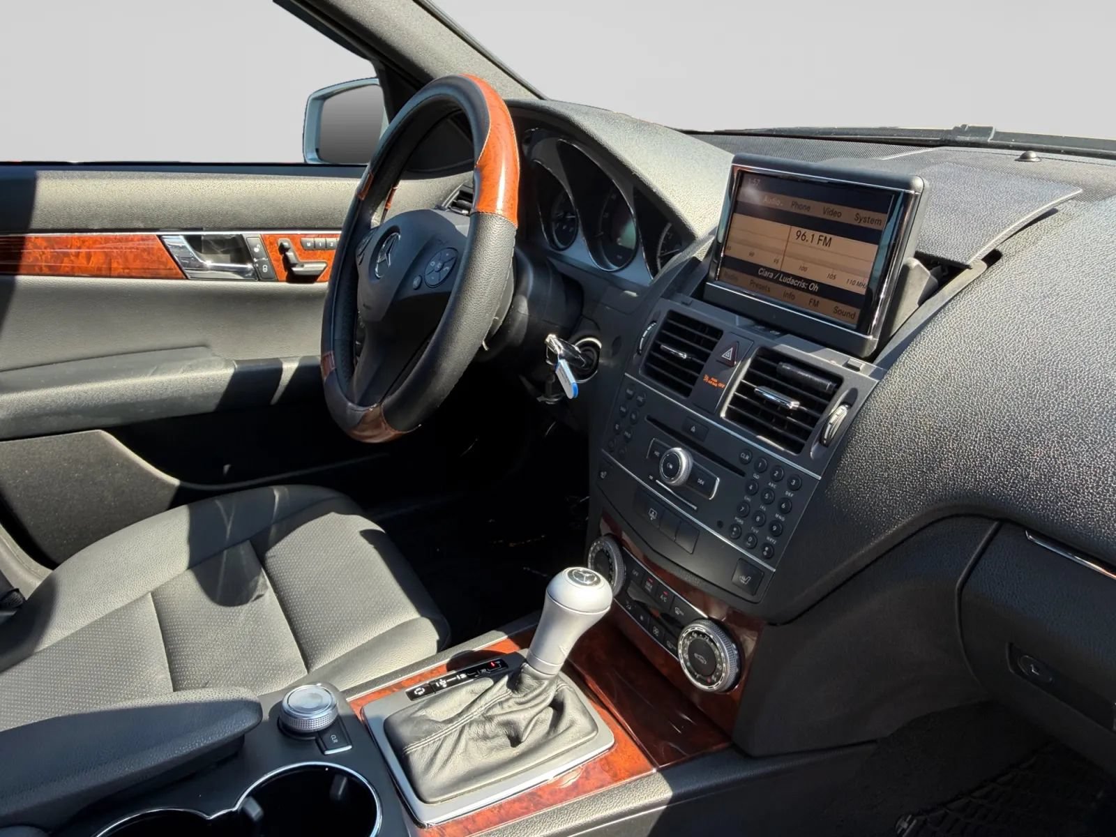 Used 2011 Mercedes-Benz C 300 4MATIC Sedan image 34