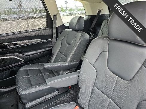 Certified 2023 Kia Telluride EX w/ EX Captain's Chair Package FWD image 7