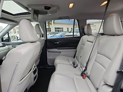 Used 2020 Honda Pilot Touring image 31