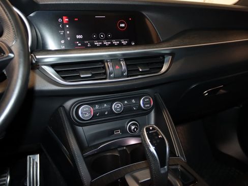 Used 2022 Alfa Romeo Stelvio Ti image 48
