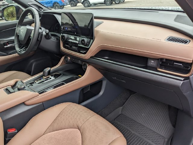 Used 2026 Toyota Grand Highlander AWD Hybrid image 15