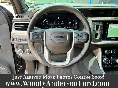 Used 2023 GMC Yukon Denali RWD image 8