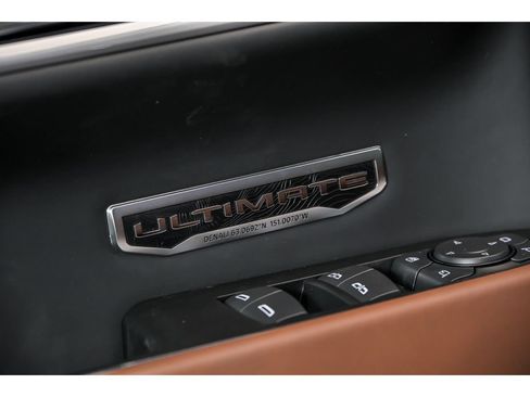 New 2026 GMC Sierra 1500 Denali Ultimate w/ LPO, Black Badging Package AWD/4WD image 8