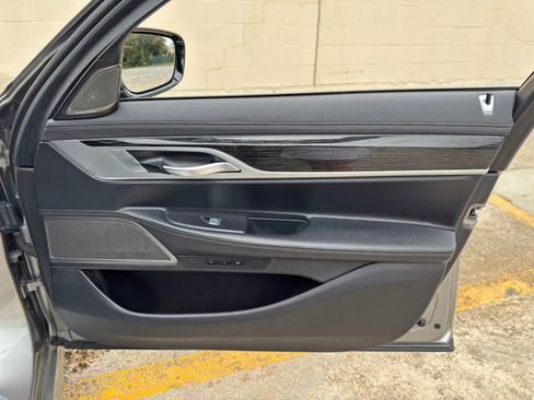 Used 2022 BMW 740i w/ M Sport Package RWD image 49