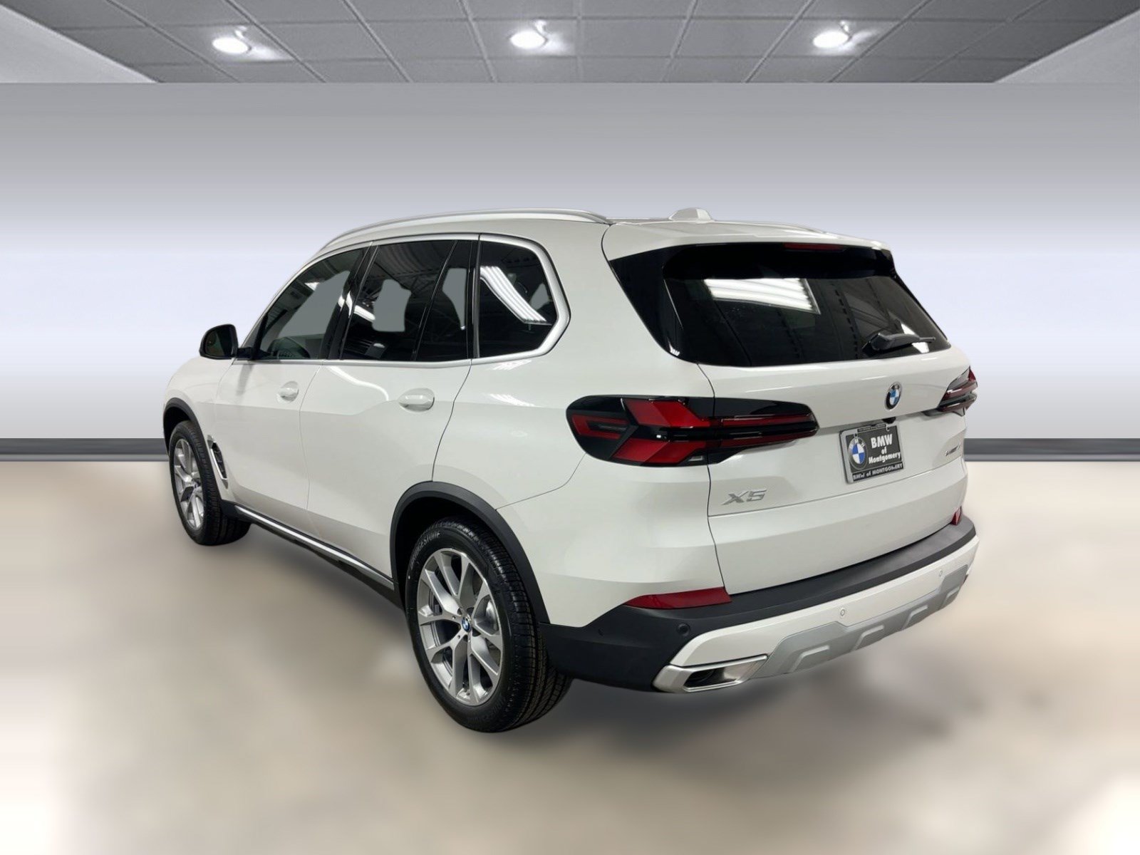 Used 2026 BMW X5 sDrive40i w/ Premium Package RWD image 3
