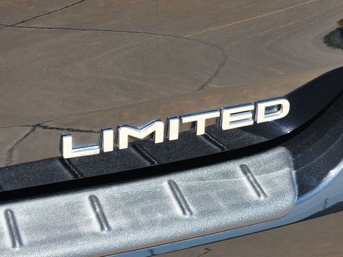 Used 2022 Toyota Highlander Limited FWD image 14