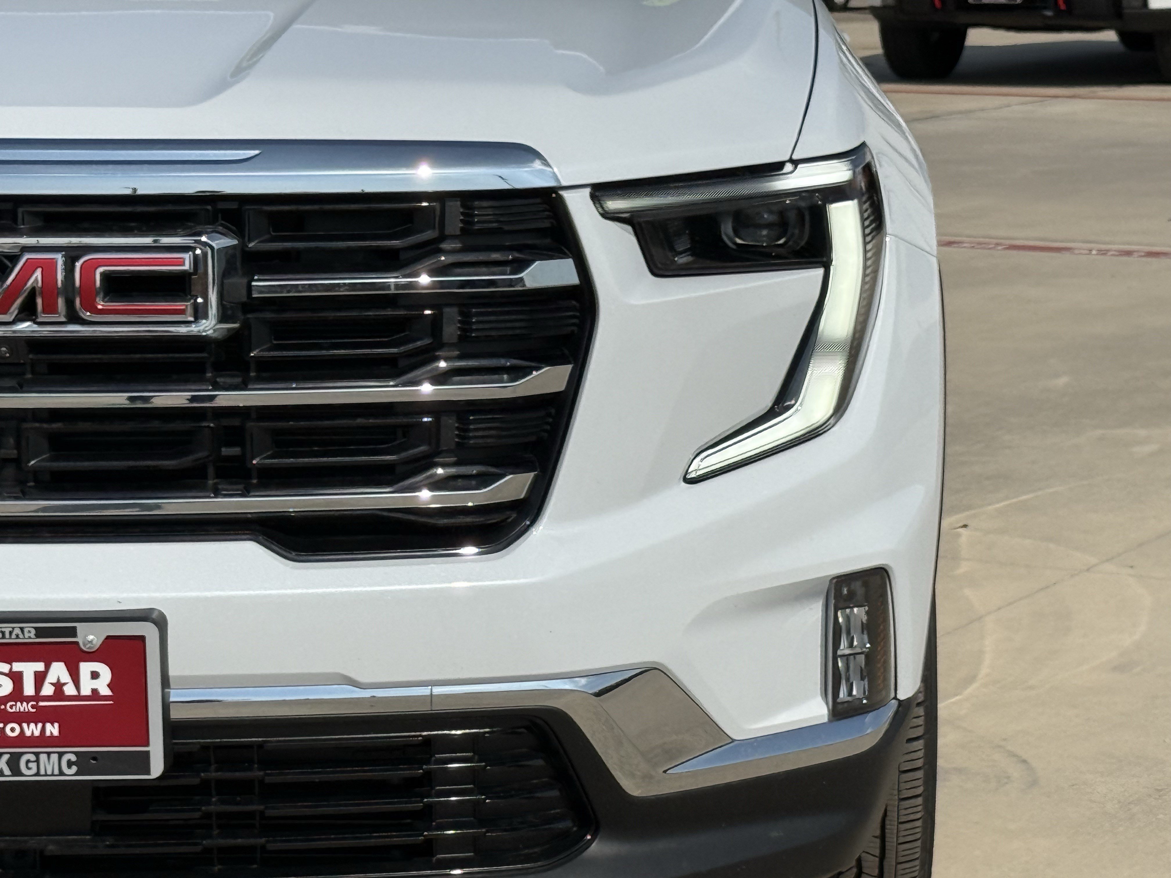 New 2026 GMC Acadia Elevation w/ Elevation Premium Package FWD image 9