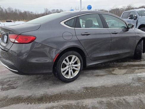 Used 2015 Chrysler 200 Limited w/ Convenience Group image 4