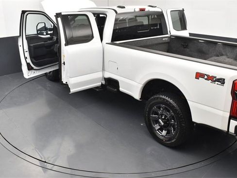 Used 2023 Ford F350 Lariat w/ Sport Appearance Package image 28