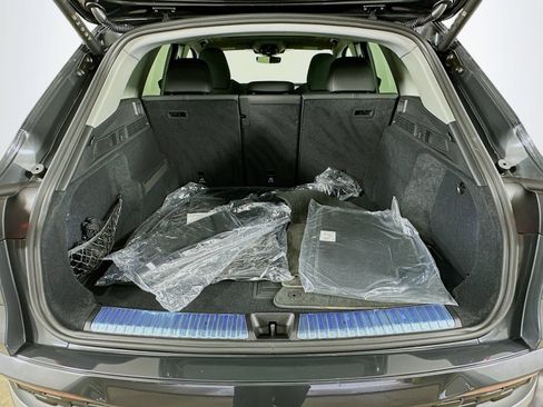 Used 2025 Audi Q5 Premium Plus w/ Premium Plus AWD/4WD image 39