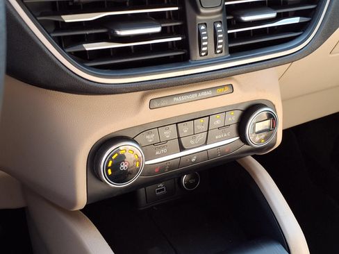 Used 2020 Ford Escape SEL FWD image 9