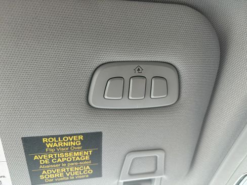 Used 2022 Lincoln Corsair Standard w/ Premium Package image 16