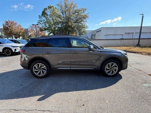 New 2026 Lincoln Corsair Premiere image 6