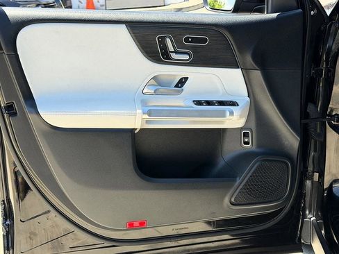 Used 2023 Mercedes-Benz GLB 250 image 18