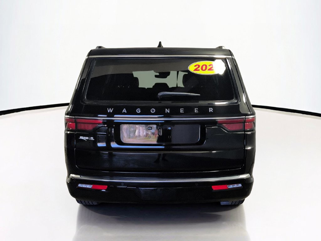 Used 2025 Jeep Wagoneer Series II w/ 8-Passenger Seating Package AWD/4WD image 7