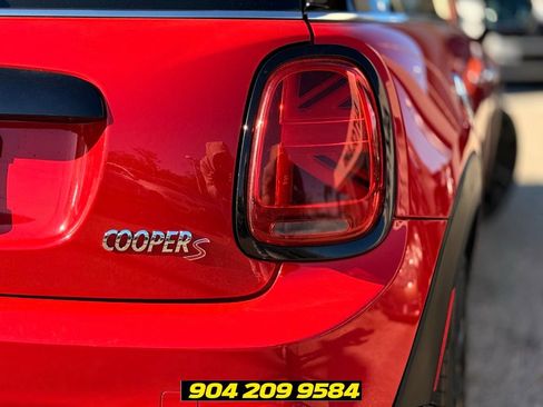 Used 2019 MINI Cooper S w/ Premium Package FWD image 9