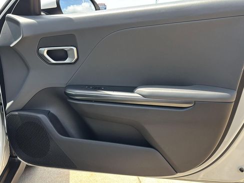 Used 2025 Kia K4 FWD image 23