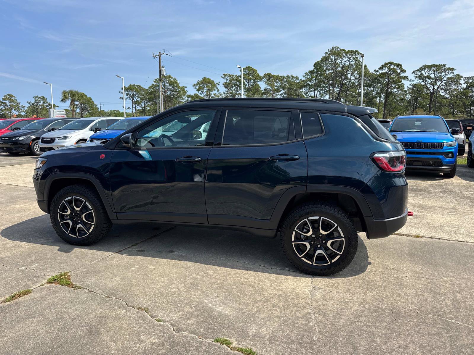 New 2026 Jeep Compass Trailhawk w/ Trailer Tow Group AWD/4WD image 5