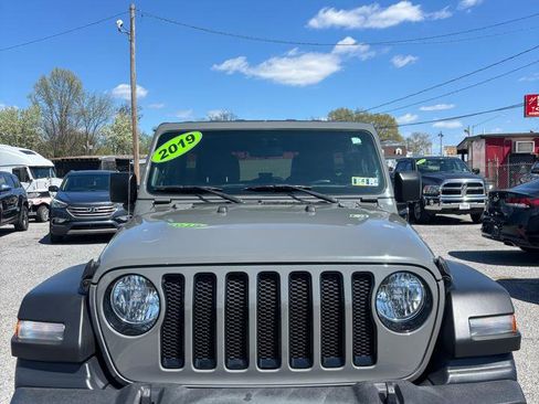 Used 2019 Jeep Wrangler Unlimited Sport AWD/4WD image 2