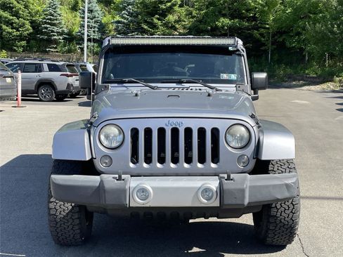 Used 2014 Jeep Wrangler Unlimited Sahara w/ Max Tow Package AWD/4WD image 5