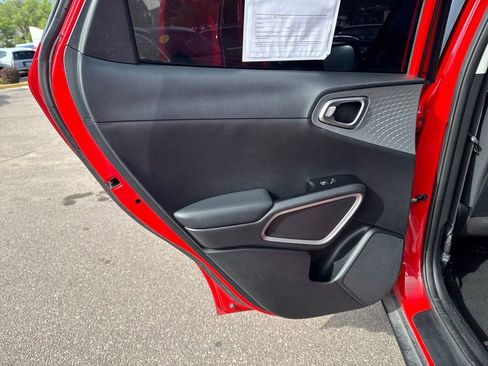 Used 2020 Kia Soul LX FWD image 25