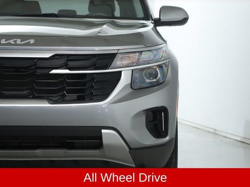 Used 2024 Kia Seltos LX AWD/4WD image 9