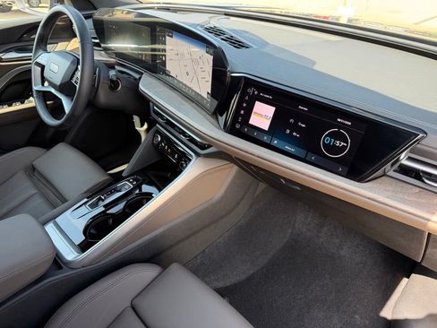 Used 2025 Audi Q5 Prestige AWD/4WD image 41