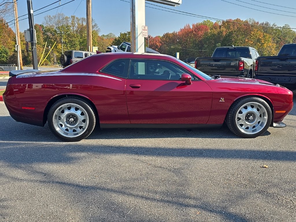 Used 2018 Dodge Challenger R/T Scat Pack RWD image 6