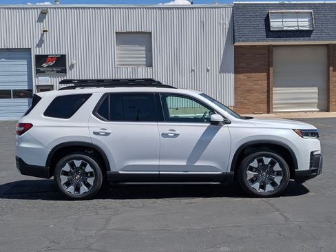 New 2026 Honda Pilot Elite image 2