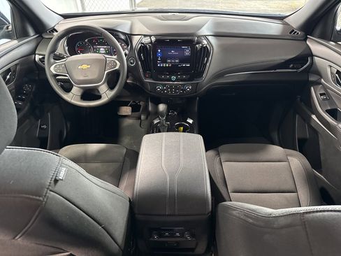 Used 2023 Chevrolet Traverse LT image 32
