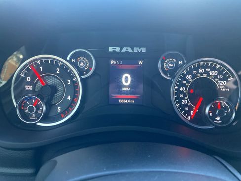 Used 2024 RAM 2500 Big Horn w/ Sport Appearance Package AWD/4WD image 13