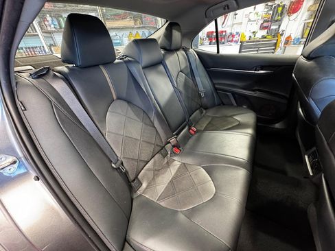Used 2019 Toyota Camry XLE FWD image 10