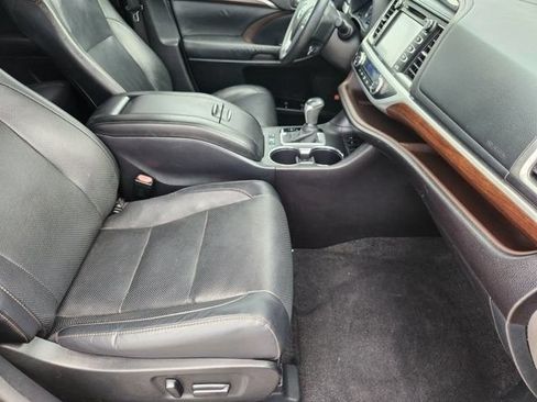 Used 2015 Toyota Highlander Limited FWD image 13