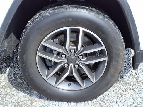 Used 2022 Jeep Grand Cherokee Limited image 10