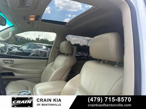 Used 2013 Lexus LX 570 4WD w/ Luxury Pkg image 21