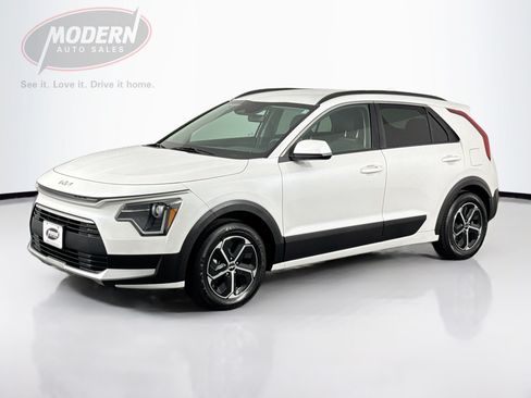 Used 2023 Kia Niro LX FWD image 1