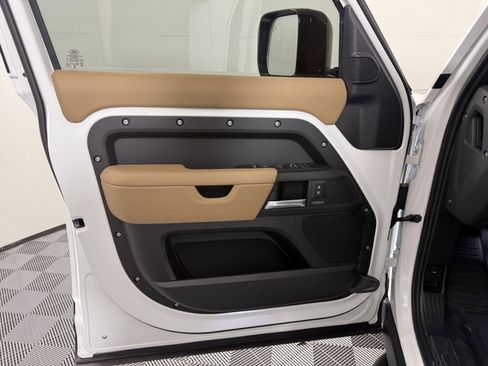 New 2026 Land Rover Defender 110 X-Dynamic SE AWD/4WD image 11