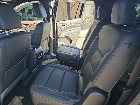 Used 2024 Chevrolet Traverse Z71 w/ Enhanced Driving Package AWD/4WD image 15