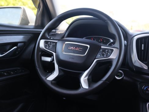 Used 2022 GMC Terrain SLE w/ Driver Convenience Package FWD image 7