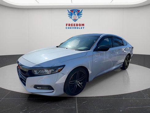 Used 2020 Honda Accord Sport image 2