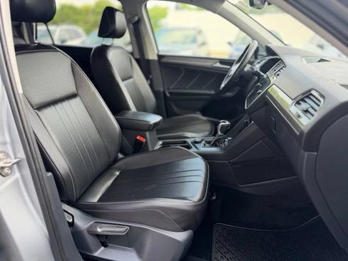 Used 2022 Volkswagen Tiguan SE AWD/4WD image 24