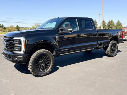 Used 2025 Ford F250 Platinum image 13