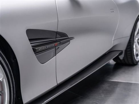 Used 2025 Aston Martin Vanquish RWD image 42