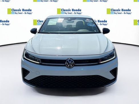 Used 2025 Volkswagen Jetta Sport FWD image 2