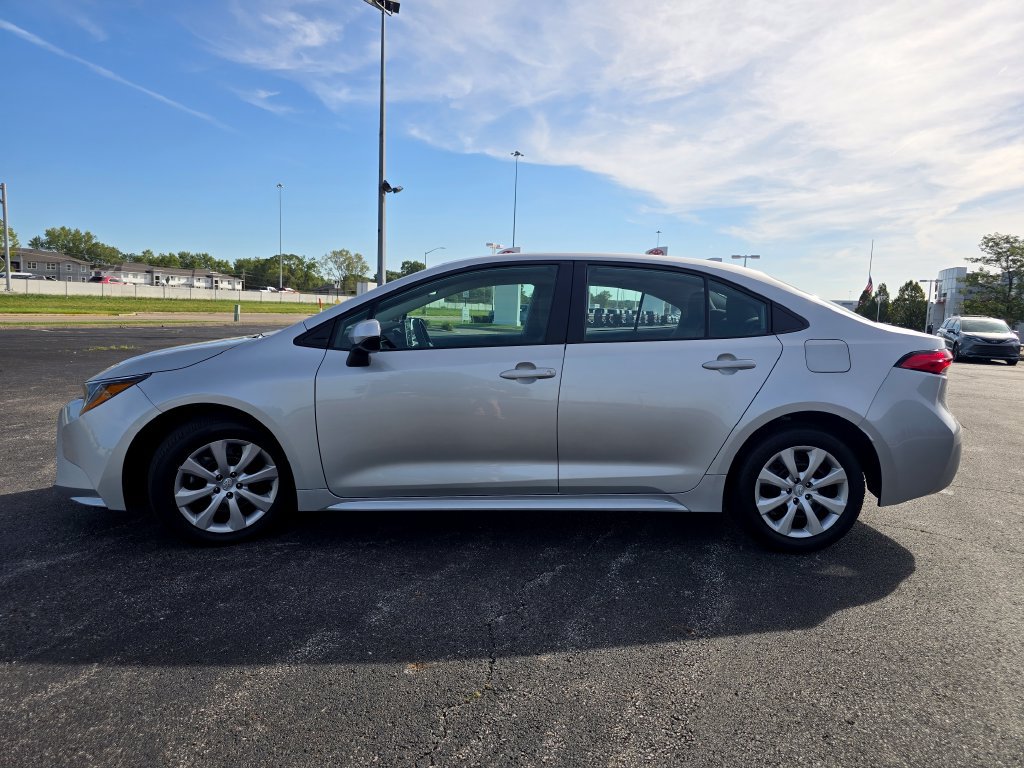 Certified 2025 Toyota Corolla LE FWD image 11