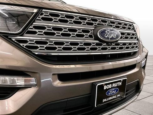 Used 2021 Ford Explorer Limited w/ Equipment Group 301A AWD/4WD image 31