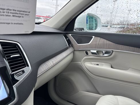 Certified 2023 Volvo XC90 B5 Plus w/ Protection Package Premier image 28