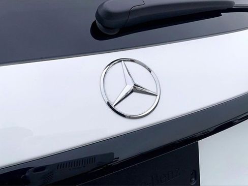 Used 2025 Mercedes-Benz GLC 300 4MATIC image 28